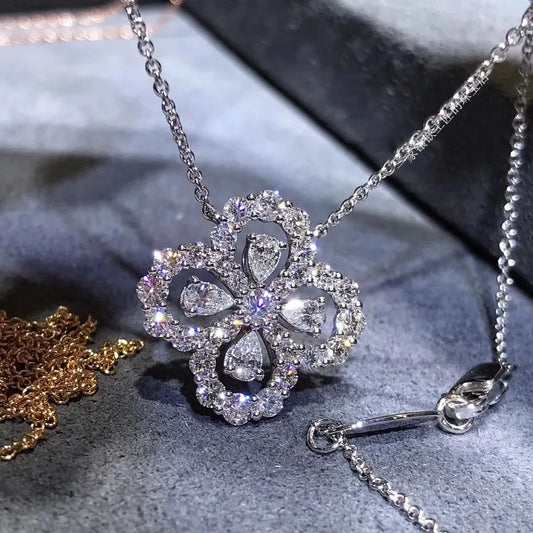 CN Guangdong Four Leaf Clover Diamond Clavicle Necklace