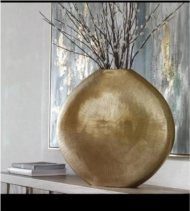 Gold Metal Vase Elegant Decorative Flower Vase for Home Décor Living Room Bedroom or Office Modern Minimalist Design Durable