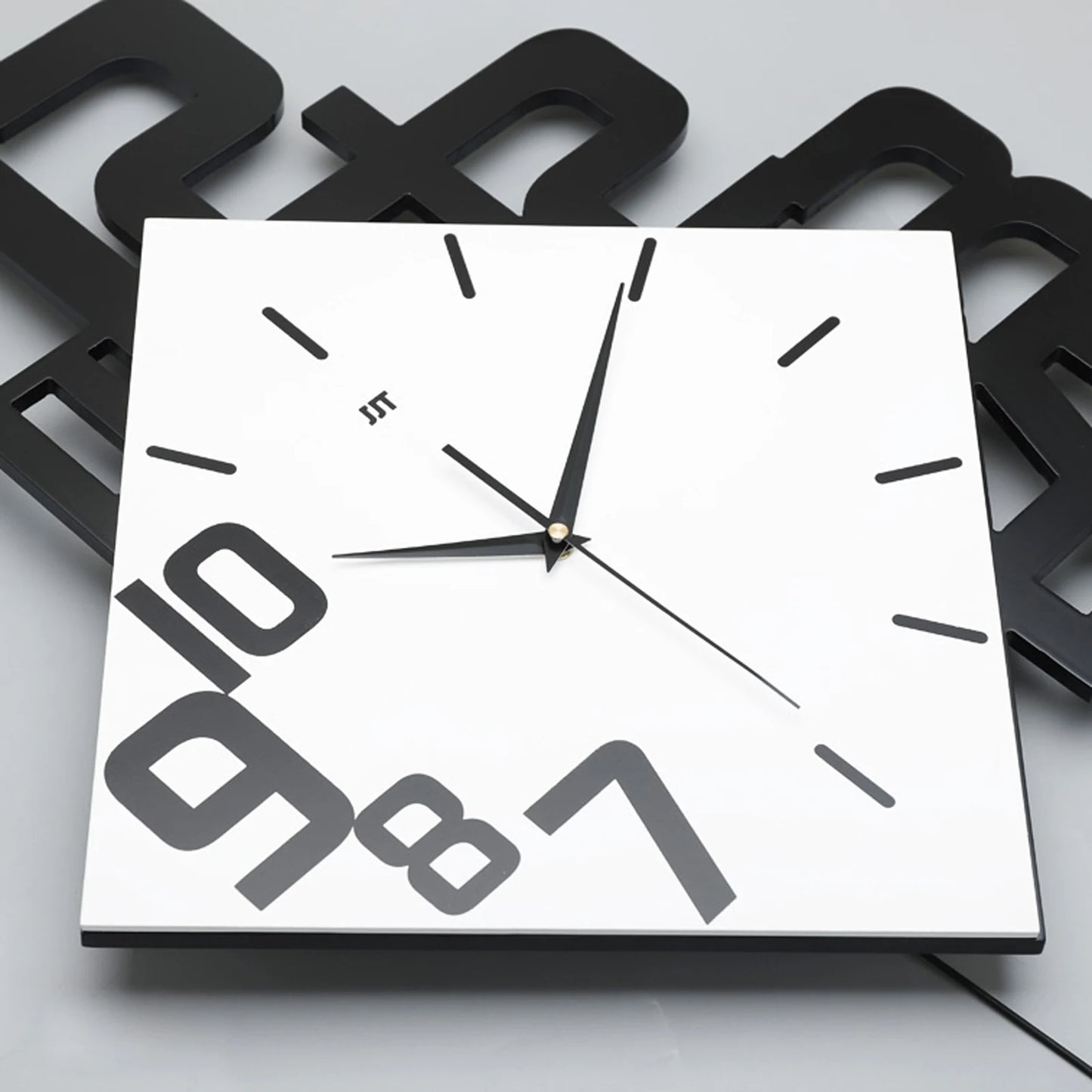 Swing Wall Clock Modern Design Silent Quartz Watches Creative Home Living Room Decoration  34*63cm