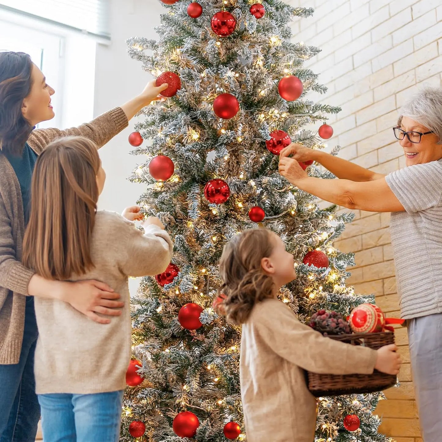 Pre Lit Flocked Christmas Tree With 250 LED Lights