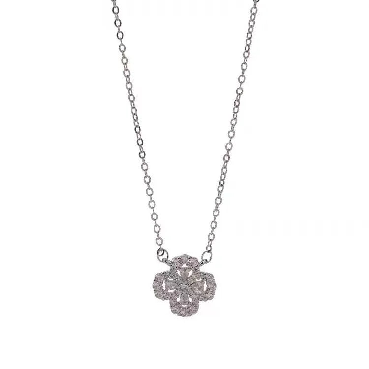 CN Guangdong Four Leaf Clover Diamond Clavicle Necklace
