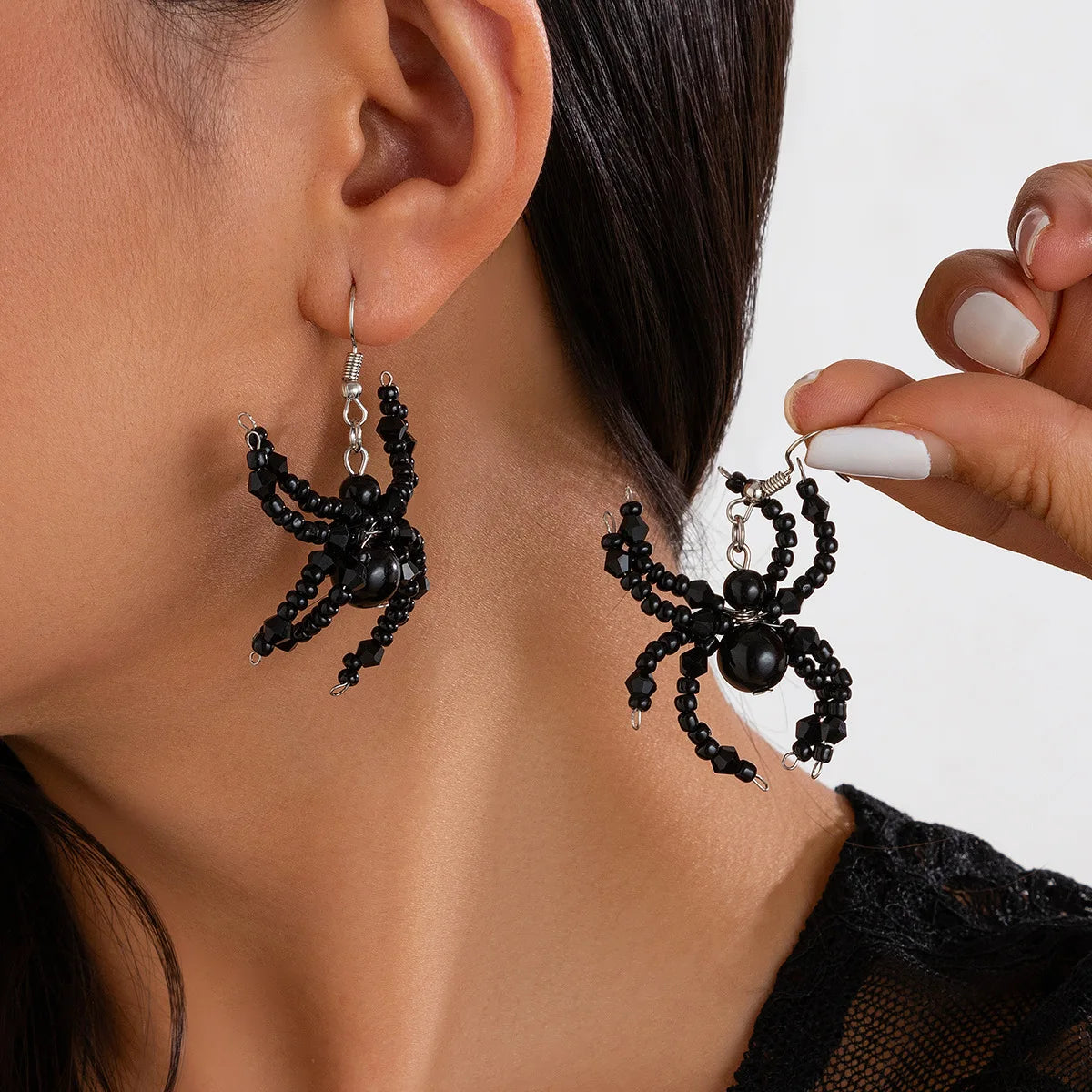 Guangdong Crystal Woven Spider Necklace Halloween Style